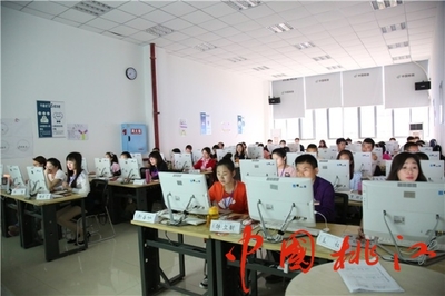 抓招商、抓電商，兩手都要硬 電子商務(wù)信息咨詢的雙輪驅(qū)動戰(zhàn)略