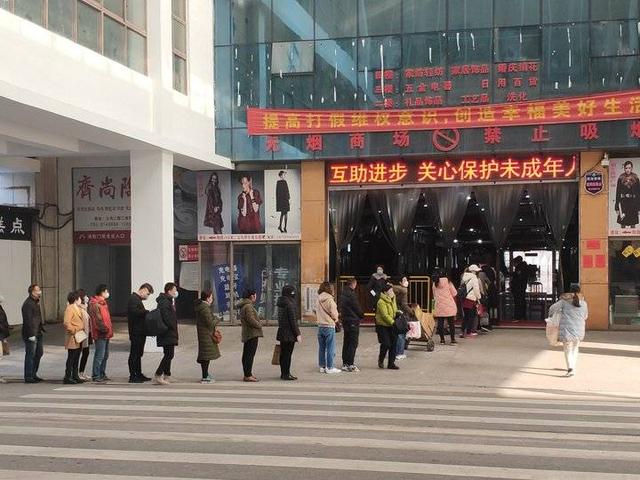 淄博義烏小商品城有序復業，防疫購物兩不誤，入場口罩成標配