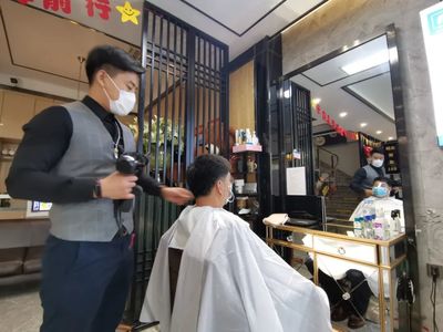 理發新規 青島理發店的日用口罩防疫智慧